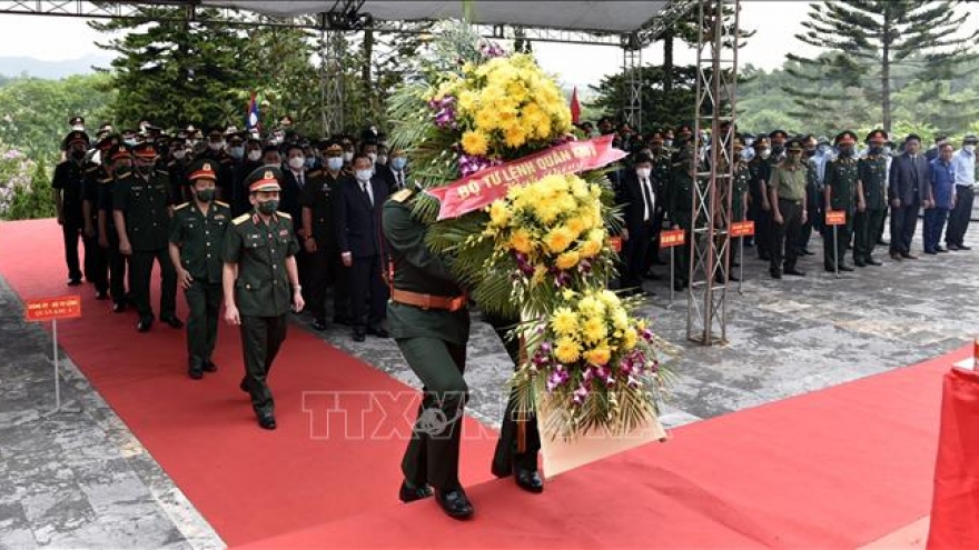 Ha Tinh reburies Vietnamese martyrs repatriated from Laos